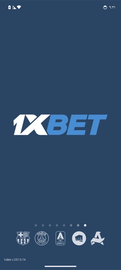 شاشة الإقلاع لتطبيق 1xBet: الشعار وشعارات الأندية الشريكة ورقم الإصدار 257.0.74